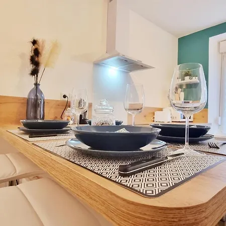 La Plume De Jais - Famille Ou Travail- Fibre - Confortable Apartment